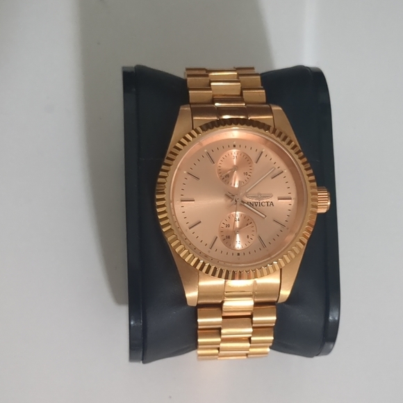 Invicta Accessories - Invicta Gold Watch with Textured Bezel